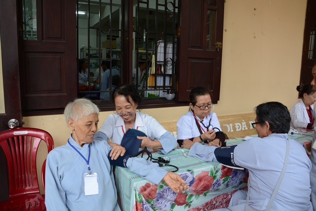 “HOW TO TAKE THE RIGHT PRAYING IN BUDDHISM” Dharma Talk in the 89th Seven-Day Retreat